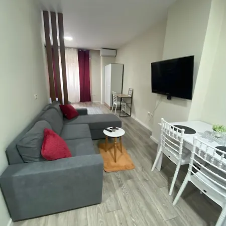 Chlo 5 Apartment