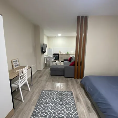Chlo 5 Apartment *